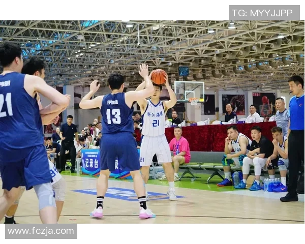 赛后分析:杭州篮球队与南京篮球队球员个人能力对比与表现评估 赛后分析:杭州篮球队与南京篮球队球员个人能力对比与表现评估