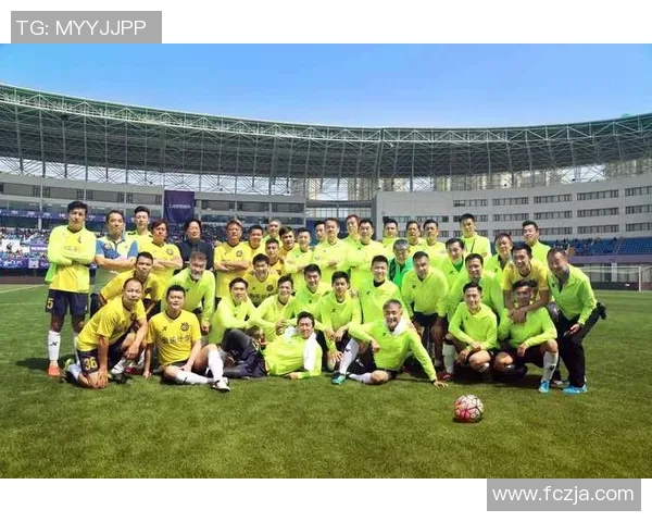 赛后复盘：深圳足球队与上海足球队的团队协作分析与精彩瞬间回顾