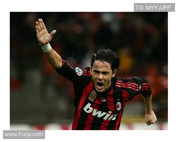 本子上记录的足球明星故事与他们的辉煌成就与人生轨迹